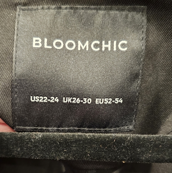 116 - Bloomchic Double Button Jacket with belt, size 22-24 - Picture 10 of 12